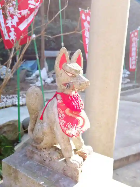佐助稲荷神社の{uncategorized: "未分類", other: "その他", undefined: "問題あり", building: "その他建物", grave: "お墓", sacred_gate: "鳥居", guardian: "狛犬", statue: "像", buddha: "仏像", history: "歴史", nature: "自然", garden: "庭園", animal: "動物", pagoda: "塔", temizu: "手水舎", mountain_gate: "山門・神門", sanctuary: "本殿・本堂", subordinate: "末社・摂社", art: "芸術", scenery: "景色", jizo: "地蔵", ema: "絵馬", goshuin: "御朱印", omikuji: "おみくじ", items: "授与品その他", amulet: "お守り", goshuincho: "御朱印帳", eats: "食事", festival: "お祭り", votive_dance: "神楽", shichigosan: "七五三参", wedding: "結婚式", experience: "体験その他", initially: "初詣", around: "周辺", anti_infection: "感染症対策"}