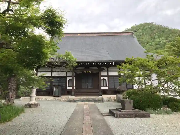 耕龍寺の本殿・本堂