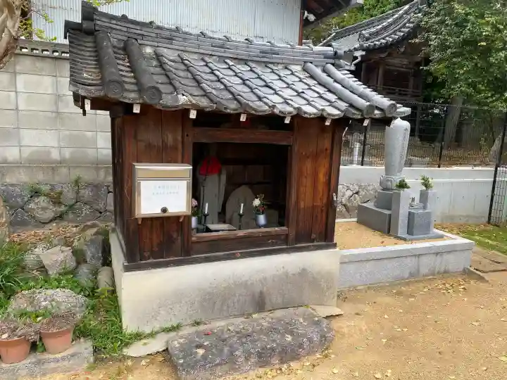 極楽寺の{uncategorized: "未分類", other: "その他", undefined: "問題あり", building: "その他建物", grave: "お墓", sacred_gate: "鳥居", guardian: "狛犬", statue: "像", buddha: "仏像", history: "歴史", nature: "自然", garden: "庭園", animal: "動物", pagoda: "塔", temizu: "手水舎", mountain_gate: "山門・神門", sanctuary: "本殿・本堂", subordinate: "末社・摂社", art: "芸術", scenery: "景色", jizo: "地蔵", ema: "絵馬", goshuin: "御朱印", omikuji: "おみくじ", items: "授与品その他", amulet: "お守り", goshuincho: "御朱印帳", eats: "食事", festival: "お祭り", votive_dance: "神楽", shichigosan: "七五三参", wedding: "結婚式", experience: "体験その他", initially: "初詣", around: "周辺", anti_infection: "感染症対策"}