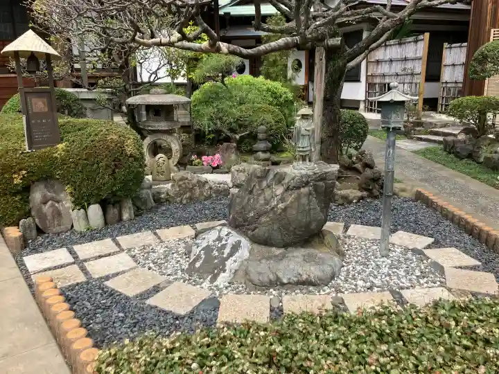 根岸山大聖院覺王寺の{uncategorized: "未分類", other: "その他", undefined: "問題あり", building: "その他建物", grave: "お墓", sacred_gate: "鳥居", guardian: "狛犬", statue: "像", buddha: "仏像", history: "歴史", nature: "自然", garden: "庭園", animal: "動物", pagoda: "塔", temizu: "手水舎", mountain_gate: "山門・神門", sanctuary: "本殿・本堂", subordinate: "末社・摂社", art: "芸術", scenery: "景色", jizo: "地蔵", ema: "絵馬", goshuin: "御朱印", omikuji: "おみくじ", items: "授与品その他", amulet: "お守り", goshuincho: "御朱印帳", eats: "食事", festival: "お祭り", votive_dance: "神楽", shichigosan: "七五三参", wedding: "結婚式", experience: "体験その他", initially: "初詣", around: "周辺", anti_infection: "感染症対策"}