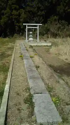 鹿島荘下のお社の鳥居