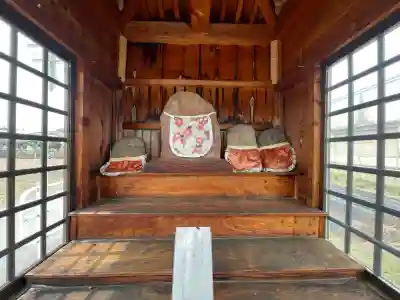 南川船着地蔵尊の{uncategorized: "未分類", other: "その他", undefined: "問題あり", building: "その他建物", grave: "お墓", sacred_gate: "鳥居", guardian: "狛犬", statue: "像", buddha: "仏像", history: "歴史", nature: "自然", garden: "庭園", animal: "動物", pagoda: "塔", temizu: "手水舎", mountain_gate: "山門・神門", sanctuary: "本殿・本堂", subordinate: "末社・摂社", art: "芸術", scenery: "景色", jizo: "地蔵", ema: "絵馬", goshuin: "御朱印", omikuji: "おみくじ", items: "授与品その他", amulet: "お守り", goshuincho: "御朱印帳", eats: "食事", festival: "お祭り", votive_dance: "神楽", shichigosan: "七五三参", wedding: "結婚式", experience: "体験その他", initially: "初詣", around: "周辺", anti_infection: "感染症対策"}