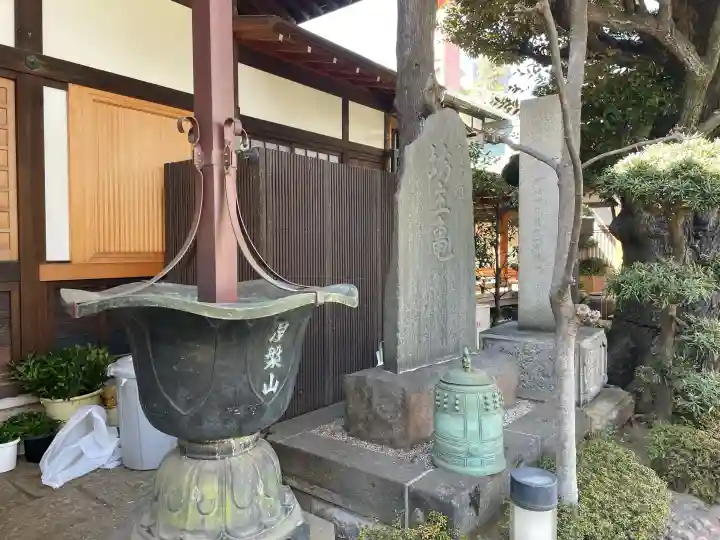西教寺の{uncategorized: "未分類", other: "その他", undefined: "問題あり", building: "その他建物", grave: "お墓", sacred_gate: "鳥居", guardian: "狛犬", statue: "像", buddha: "仏像", history: "歴史", nature: "自然", garden: "庭園", animal: "動物", pagoda: "塔", temizu: "手水舎", mountain_gate: "山門・神門", sanctuary: "本殿・本堂", subordinate: "末社・摂社", art: "芸術", scenery: "景色", jizo: "地蔵", ema: "絵馬", goshuin: "御朱印", omikuji: "おみくじ", items: "授与品その他", amulet: "お守り", goshuincho: "御朱印帳", eats: "食事", festival: "お祭り", votive_dance: "神楽", shichigosan: "七五三参", wedding: "結婚式", experience: "体験その他", initially: "初詣", around: "周辺", anti_infection: "感染症対策"}
