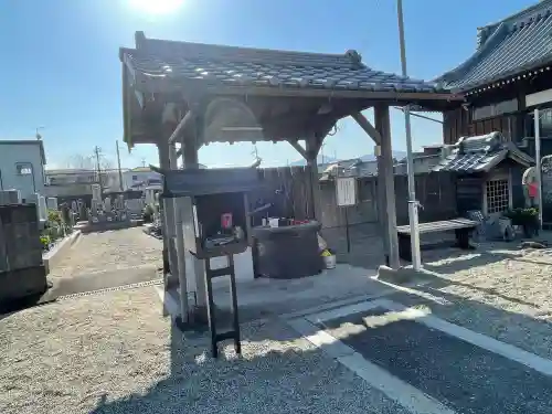 浄泉寺の{uncategorized: "未分類", other: "その他", undefined: "問題あり", building: "その他建物", grave: "お墓", sacred_gate: "鳥居", guardian: "狛犬", statue: "像", buddha: "仏像", history: "歴史", nature: "自然", garden: "庭園", animal: "動物", pagoda: "塔", temizu: "手水舎", mountain_gate: "山門・神門", sanctuary: "本殿・本堂", subordinate: "末社・摂社", art: "芸術", scenery: "景色", jizo: "地蔵", ema: "絵馬", goshuin: "御朱印", omikuji: "おみくじ", items: "授与品その他", amulet: "お守り", goshuincho: "御朱印帳", eats: "食事", festival: "お祭り", votive_dance: "神楽", shichigosan: "七五三参", wedding: "結婚式", experience: "体験その他", initially: "初詣", around: "周辺", anti_infection: "感染症対策"}