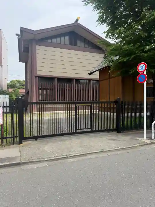 日野八坂神社の{uncategorized: "未分類", other: "その他", undefined: "問題あり", building: "その他建物", grave: "お墓", sacred_gate: "鳥居", guardian: "狛犬", statue: "像", buddha: "仏像", history: "歴史", nature: "自然", garden: "庭園", animal: "動物", pagoda: "塔", temizu: "手水舎", mountain_gate: "山門・神門", sanctuary: "本殿・本堂", subordinate: "末社・摂社", art: "芸術", scenery: "景色", jizo: "地蔵", ema: "絵馬", goshuin: "御朱印", omikuji: "おみくじ", items: "授与品その他", amulet: "お守り", goshuincho: "御朱印帳", eats: "食事", festival: "お祭り", votive_dance: "神楽", shichigosan: "七五三参", wedding: "結婚式", experience: "体験その他", initially: "初詣", around: "周辺", anti_infection: "感染症対策"}