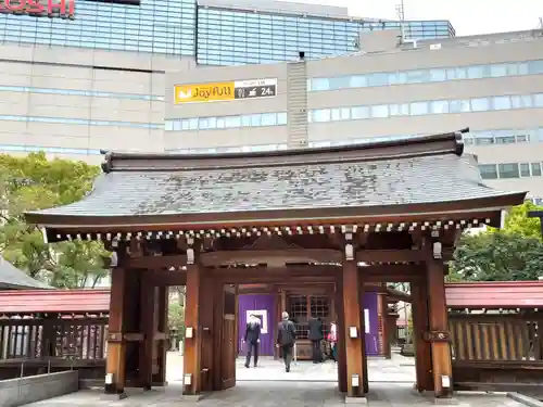 警固神社の山門