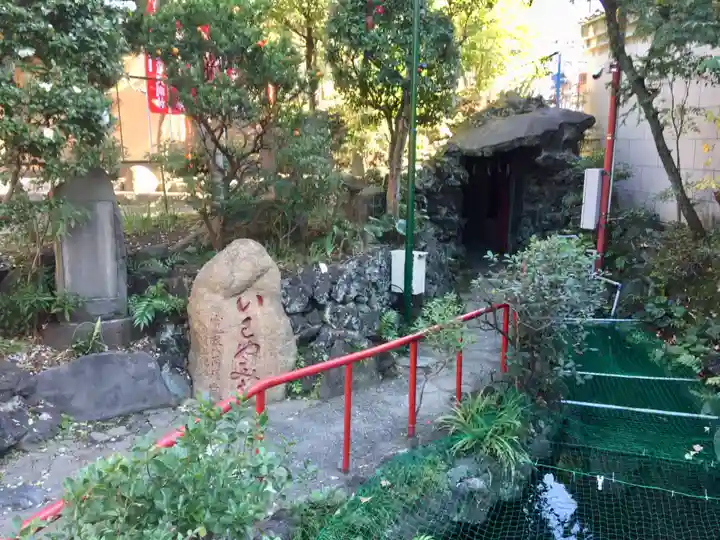 江島杉山神社の庭園