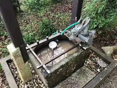 仲神社の手水舎