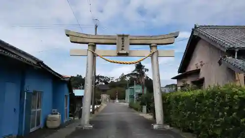 飯室乃神社の鳥居