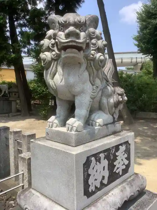 白山神社(松河戸町)の狛犬