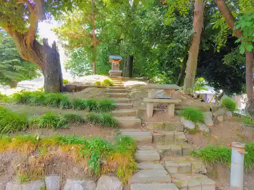 神明社（生出本町）の末社・摂社