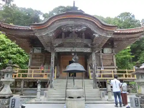 明石寺の本殿