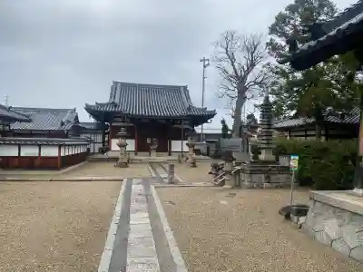 本光明寺の{uncategorized: "未分類", other: "その他", undefined: "問題あり", building: "その他建物", grave: "お墓", sacred_gate: "鳥居", guardian: "狛犬", statue: "像", buddha: "仏像", history: "歴史", nature: "自然", garden: "庭園", animal: "動物", pagoda: "塔", temizu: "手水舎", mountain_gate: "山門・神門", sanctuary: "本殿・本堂", subordinate: "末社・摂社", art: "芸術", scenery: "景色", jizo: "地蔵", ema: "絵馬", goshuin: "御朱印", omikuji: "おみくじ", items: "授与品その他", amulet: "お守り", goshuincho: "御朱印帳", eats: "食事", festival: "お祭り", votive_dance: "神楽", shichigosan: "七五三参", wedding: "結婚式", experience: "体験その他", initially: "初詣", around: "周辺", anti_infection: "感染症対策"}