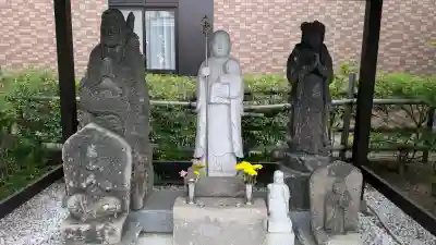 瑞玄寺の{uncategorized: "未分類", other: "その他", undefined: "問題あり", building: "その他建物", grave: "お墓", sacred_gate: "鳥居", guardian: "狛犬", statue: "像", buddha: "仏像", history: "歴史", nature: "自然", garden: "庭園", animal: "動物", pagoda: "塔", temizu: "手水舎", mountain_gate: "山門・神門", sanctuary: "本殿・本堂", subordinate: "末社・摂社", art: "芸術", scenery: "景色", jizo: "地蔵", ema: "絵馬", goshuin: "御朱印", omikuji: "おみくじ", items: "授与品その他", amulet: "お守り", goshuincho: "御朱印帳", eats: "食事", festival: "お祭り", votive_dance: "神楽", shichigosan: "七五三参", wedding: "結婚式", experience: "体験その他", initially: "初詣", around: "周辺", anti_infection: "感染症対策"}
