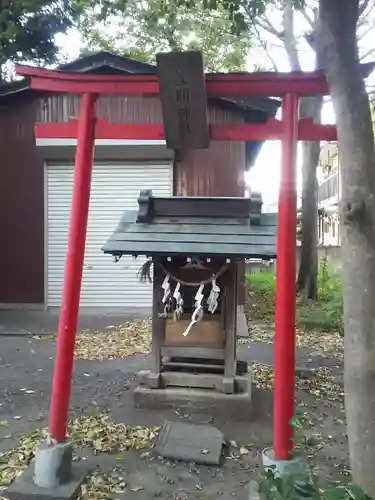 女體神社 の末社