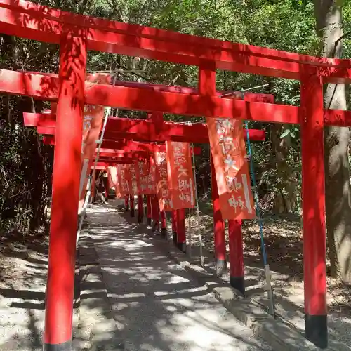 花窟神社の{uncategorized: "未分類", other: "その他", undefined: "問題あり", building: "その他建物", grave: "お墓", sacred_gate: "鳥居", guardian: "狛犬", statue: "像", buddha: "仏像", history: "歴史", nature: "自然", garden: "庭園", animal: "動物", pagoda: "塔", temizu: "手水舎", mountain_gate: "山門・神門", sanctuary: "本殿・本堂", subordinate: "末社・摂社", art: "芸術", scenery: "景色", jizo: "地蔵", ema: "絵馬", goshuin: "御朱印", omikuji: "おみくじ", items: "授与品その他", amulet: "お守り", goshuincho: "御朱印帳", eats: "食事", festival: "お祭り", votive_dance: "神楽", shichigosan: "七五三参", wedding: "結婚式", experience: "体験その他", initially: "初詣", around: "周辺", anti_infection: "感染症対策"}