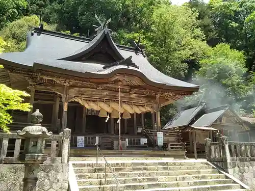 清神社の本殿