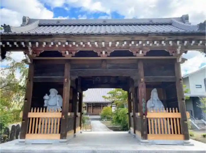 大雲寺の山門