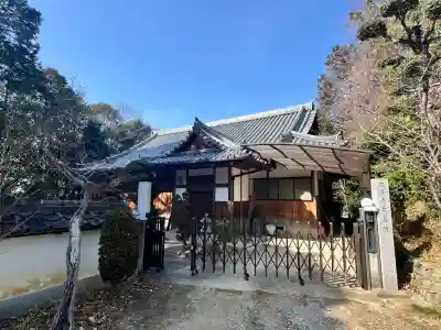 高倉寺の{uncategorized: "未分類", other: "その他", undefined: "問題あり", building: "その他建物", grave: "お墓", sacred_gate: "鳥居", guardian: "狛犬", statue: "像", buddha: "仏像", history: "歴史", nature: "自然", garden: "庭園", animal: "動物", pagoda: "塔", temizu: "手水舎", mountain_gate: "山門・神門", sanctuary: "本殿・本堂", subordinate: "末社・摂社", art: "芸術", scenery: "景色", jizo: "地蔵", ema: "絵馬", goshuin: "御朱印", omikuji: "おみくじ", items: "授与品その他", amulet: "お守り", goshuincho: "御朱印帳", eats: "食事", festival: "お祭り", votive_dance: "神楽", shichigosan: "七五三参", wedding: "結婚式", experience: "体験その他", initially: "初詣", around: "周辺", anti_infection: "感染症対策"}