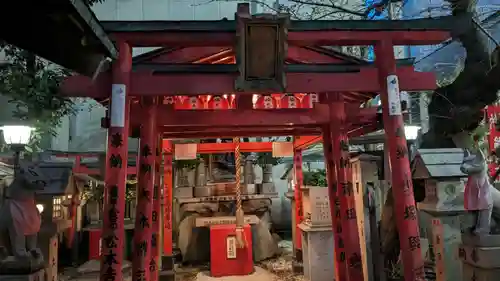 新世界稲荷神社の鳥居