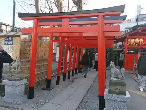 蛇窪神社の{uncategorized: "未分類", other: "その他", undefined: "問題あり", building: "その他建物", grave: "お墓", sacred_gate: "鳥居", guardian: "狛犬", statue: "像", buddha: "仏像", history: "歴史", nature: "自然", garden: "庭園", animal: "動物", pagoda: "塔", temizu: "手水舎", mountain_gate: "山門・神門", sanctuary: "本殿・本堂", subordinate: "末社・摂社", art: "芸術", scenery: "景色", jizo: "地蔵", ema: "絵馬", goshuin: "御朱印", omikuji: "おみくじ", items: "授与品その他", amulet: "お守り", goshuincho: "御朱印帳", eats: "食事", festival: "お祭り", votive_dance: "神楽", shichigosan: "七五三参", wedding: "結婚式", experience: "体験その他", initially: "初詣", around: "周辺", anti_infection: "感染症対策"}