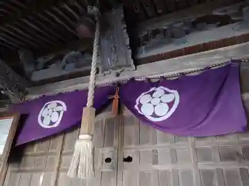 鵜川神社の本殿・本堂