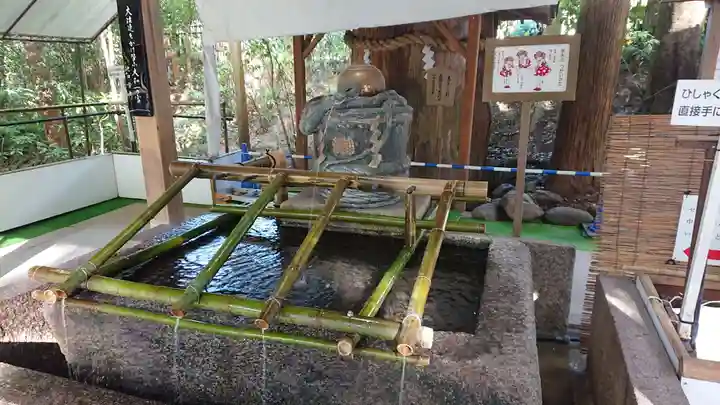 大神神社の手水舎