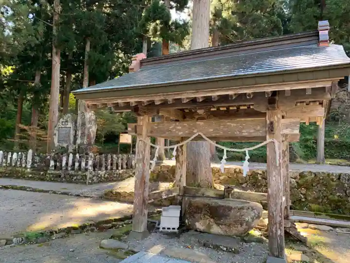 白山神社(長滝神社・白山長瀧神社・長滝白山神社)の手水舎