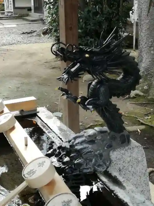 取手八坂神社の手水舎