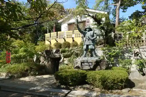 三光神社の像