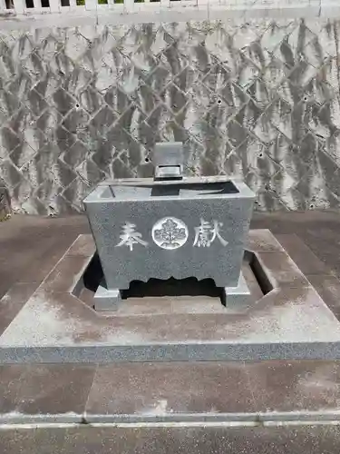 川原畑諏訪神社の手水舎