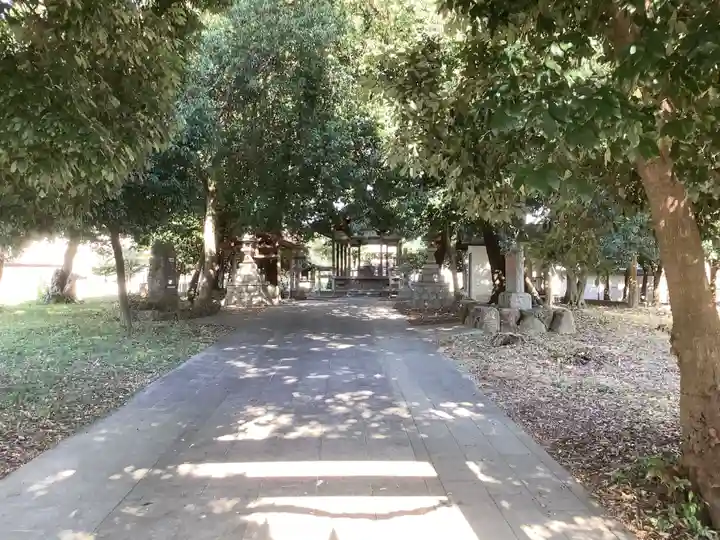 神明社(篠木町)の庭園