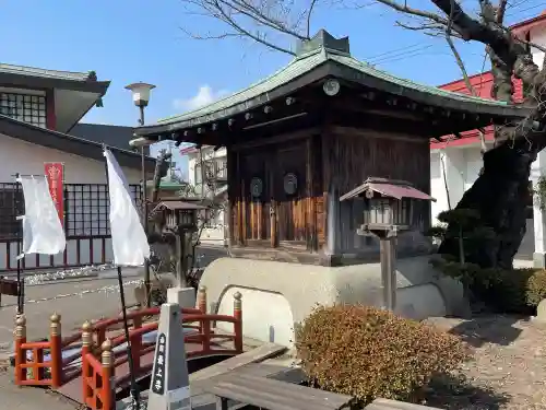 最上寺の{uncategorized: "未分類", other: "その他", undefined: "問題あり", building: "その他建物", grave: "お墓", sacred_gate: "鳥居", guardian: "狛犬", statue: "像", buddha: "仏像", history: "歴史", nature: "自然", garden: "庭園", animal: "動物", pagoda: "塔", temizu: "手水舎", mountain_gate: "山門・神門", sanctuary: "本殿・本堂", subordinate: "末社・摂社", art: "芸術", scenery: "景色", jizo: "地蔵", ema: "絵馬", goshuin: "御朱印", omikuji: "おみくじ", items: "授与品その他", amulet: "お守り", goshuincho: "御朱印帳", eats: "食事", festival: "お祭り", votive_dance: "神楽", shichigosan: "七五三参", wedding: "結婚式", experience: "体験その他", initially: "初詣", around: "周辺", anti_infection: "感染症対策"}