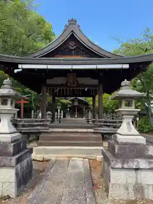 竹中稲荷神社(吉田神社末社)の{uncategorized: "未分類", other: "その他", undefined: "問題あり", building: "その他建物", grave: "お墓", sacred_gate: "鳥居", guardian: "狛犬", statue: "像", buddha: "仏像", history: "歴史", nature: "自然", garden: "庭園", animal: "動物", pagoda: "塔", temizu: "手水舎", mountain_gate: "山門・神門", sanctuary: "本殿・本堂", subordinate: "末社・摂社", art: "芸術", scenery: "景色", jizo: "地蔵", ema: "絵馬", goshuin: "御朱印", omikuji: "おみくじ", items: "授与品その他", amulet: "お守り", goshuincho: "御朱印帳", eats: "食事", festival: "お祭り", votive_dance: "神楽", shichigosan: "七五三参", wedding: "結婚式", experience: "体験その他", initially: "初詣", around: "周辺", anti_infection: "感染症対策"}