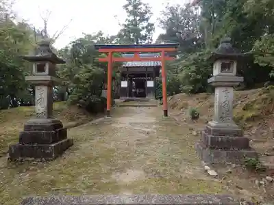 辛国社（東大寺境内社）の鳥居
