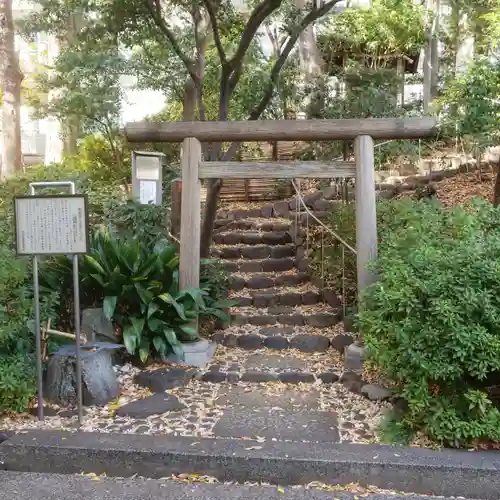 猿楽神社の鳥居