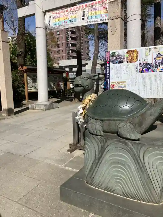 亀有香取神社の{uncategorized: "未分類", other: "その他", undefined: "問題あり", building: "その他建物", grave: "お墓", sacred_gate: "鳥居", guardian: "狛犬", statue: "像", buddha: "仏像", history: "歴史", nature: "自然", garden: "庭園", animal: "動物", pagoda: "塔", temizu: "手水舎", mountain_gate: "山門・神門", sanctuary: "本殿・本堂", subordinate: "末社・摂社", art: "芸術", scenery: "景色", jizo: "地蔵", ema: "絵馬", goshuin: "御朱印", omikuji: "おみくじ", items: "授与品その他", amulet: "お守り", goshuincho: "御朱印帳", eats: "食事", festival: "お祭り", votive_dance: "神楽", shichigosan: "七五三参", wedding: "結婚式", experience: "体験その他", initially: "初詣", around: "周辺", anti_infection: "感染症対策"}