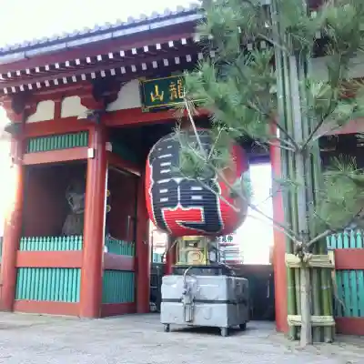 浅草寺の{uncategorized: "未分類", other: "その他", undefined: "問題あり", building: "その他建物", grave: "お墓", sacred_gate: "鳥居", guardian: "狛犬", statue: "像", buddha: "仏像", history: "歴史", nature: "自然", garden: "庭園", animal: "動物", pagoda: "塔", temizu: "手水舎", mountain_gate: "山門・神門", sanctuary: "本殿・本堂", subordinate: "末社・摂社", art: "芸術", scenery: "景色", jizo: "地蔵", ema: "絵馬", goshuin: "御朱印", omikuji: "おみくじ", items: "授与品その他", amulet: "お守り", goshuincho: "御朱印帳", eats: "食事", festival: "お祭り", votive_dance: "神楽", shichigosan: "七五三参", wedding: "結婚式", experience: "体験その他", initially: "初詣", around: "周辺", anti_infection: "感染症対策"}