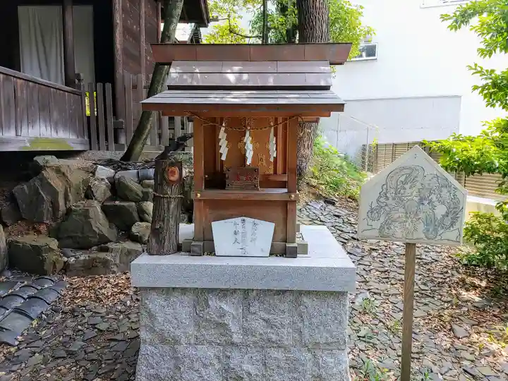 須佐之男神社の末社・摂社