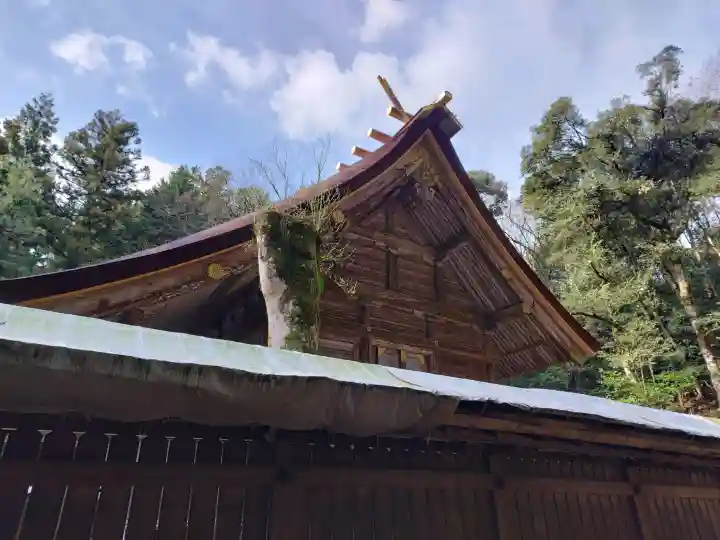 若狭彦神社(上社)の{uncategorized: "未分類", other: "その他", undefined: "問題あり", building: "その他建物", grave: "お墓", sacred_gate: "鳥居", guardian: "狛犬", statue: "像", buddha: "仏像", history: "歴史", nature: "自然", garden: "庭園", animal: "動物", pagoda: "塔", temizu: "手水舎", mountain_gate: "山門・神門", sanctuary: "本殿・本堂", subordinate: "末社・摂社", art: "芸術", scenery: "景色", jizo: "地蔵", ema: "絵馬", goshuin: "御朱印", omikuji: "おみくじ", items: "授与品その他", amulet: "お守り", goshuincho: "御朱印帳", eats: "食事", festival: "お祭り", votive_dance: "神楽", shichigosan: "七五三参", wedding: "結婚式", experience: "体験その他", initially: "初詣", around: "周辺", anti_infection: "感染症対策"}