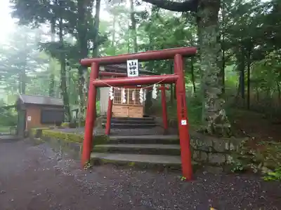 新屋山神社奥宮のその他建物