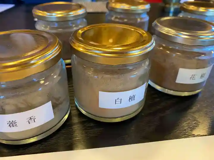 法話と天井絵の寺 観音寺(徳島県)