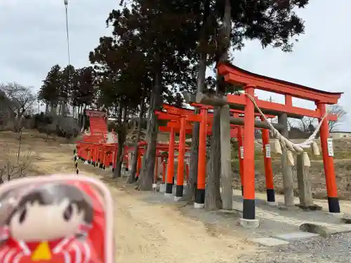 高屋敷稲荷神社の{uncategorized: "未分類", other: "その他", undefined: "問題あり", building: "その他建物", grave: "お墓", sacred_gate: "鳥居", guardian: "狛犬", statue: "像", buddha: "仏像", history: "歴史", nature: "自然", garden: "庭園", animal: "動物", pagoda: "塔", temizu: "手水舎", mountain_gate: "山門・神門", sanctuary: "本殿・本堂", subordinate: "末社・摂社", art: "芸術", scenery: "景色", jizo: "地蔵", ema: "絵馬", goshuin: "御朱印", omikuji: "おみくじ", items: "授与品その他", amulet: "お守り", goshuincho: "御朱印帳", eats: "食事", festival: "お祭り", votive_dance: "神楽", shichigosan: "七五三参", wedding: "結婚式", experience: "体験その他", initially: "初詣", around: "周辺", anti_infection: "感染症対策"}