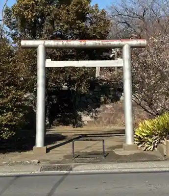 中瀬大神の{uncategorized: "未分類", other: "その他", undefined: "問題あり", building: "その他建物", grave: "お墓", sacred_gate: "鳥居", guardian: "狛犬", statue: "像", buddha: "仏像", history: "歴史", nature: "自然", garden: "庭園", animal: "動物", pagoda: "塔", temizu: "手水舎", mountain_gate: "山門・神門", sanctuary: "本殿・本堂", subordinate: "末社・摂社", art: "芸術", scenery: "景色", jizo: "地蔵", ema: "絵馬", goshuin: "御朱印", omikuji: "おみくじ", items: "授与品その他", amulet: "お守り", goshuincho: "御朱印帳", eats: "食事", festival: "お祭り", votive_dance: "神楽", shichigosan: "七五三参", wedding: "結婚式", experience: "体験その他", initially: "初詣", around: "周辺", anti_infection: "感染症対策"}