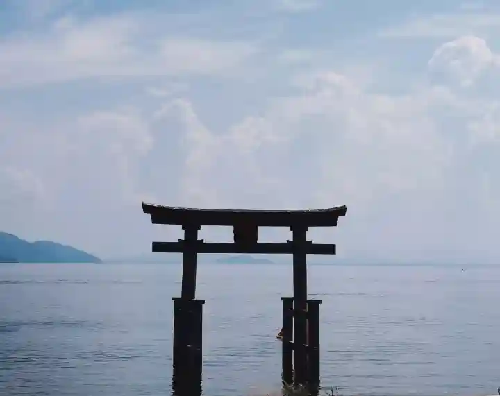白鬚神社の{uncategorized: "未分類", other: "その他", undefined: "問題あり", building: "その他建物", grave: "お墓", sacred_gate: "鳥居", guardian: "狛犬", statue: "像", buddha: "仏像", history: "歴史", nature: "自然", garden: "庭園", animal: "動物", pagoda: "塔", temizu: "手水舎", mountain_gate: "山門・神門", sanctuary: "本殿・本堂", subordinate: "末社・摂社", art: "芸術", scenery: "景色", jizo: "地蔵", ema: "絵馬", goshuin: "御朱印", omikuji: "おみくじ", items: "授与品その他", amulet: "お守り", goshuincho: "御朱印帳", eats: "食事", festival: "お祭り", votive_dance: "神楽", shichigosan: "七五三参", wedding: "結婚式", experience: "体験その他", initially: "初詣", around: "周辺", anti_infection: "感染症対策"}