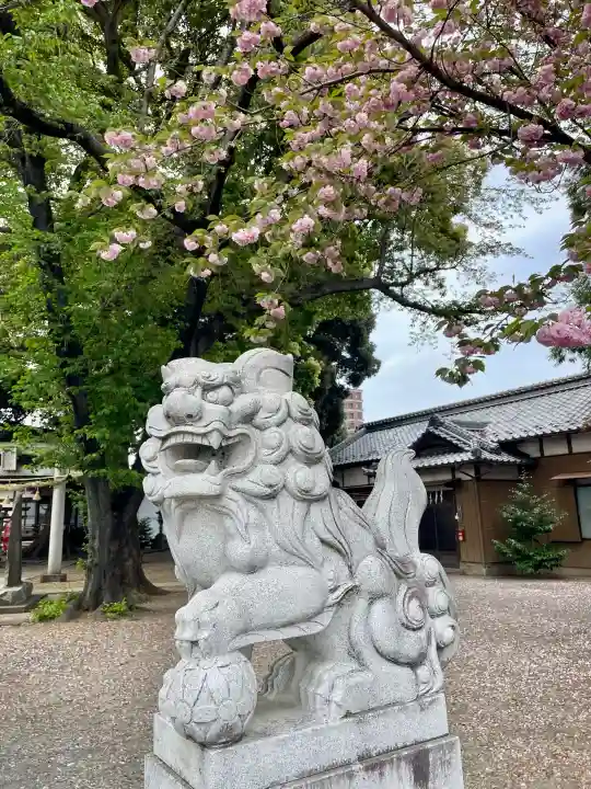 諏訪大神社 の{uncategorized: "未分類", other: "その他", undefined: "問題あり", building: "その他建物", grave: "お墓", sacred_gate: "鳥居", guardian: "狛犬", statue: "像", buddha: "仏像", history: "歴史", nature: "自然", garden: "庭園", animal: "動物", pagoda: "塔", temizu: "手水舎", mountain_gate: "山門・神門", sanctuary: "本殿・本堂", subordinate: "末社・摂社", art: "芸術", scenery: "景色", jizo: "地蔵", ema: "絵馬", goshuin: "御朱印", omikuji: "おみくじ", items: "授与品その他", amulet: "お守り", goshuincho: "御朱印帳", eats: "食事", festival: "お祭り", votive_dance: "神楽", shichigosan: "七五三参", wedding: "結婚式", experience: "体験その他", initially: "初詣", around: "周辺", anti_infection: "感染症対策"}