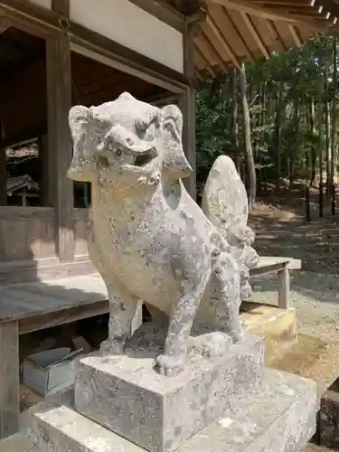 高峯神社の狛犬