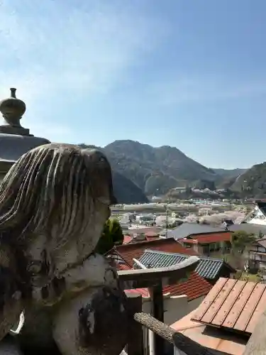 八幡宮の{uncategorized: "未分類", other: "その他", undefined: "問題あり", building: "その他建物", grave: "お墓", sacred_gate: "鳥居", guardian: "狛犬", statue: "像", buddha: "仏像", history: "歴史", nature: "自然", garden: "庭園", animal: "動物", pagoda: "塔", temizu: "手水舎", mountain_gate: "山門・神門", sanctuary: "本殿・本堂", subordinate: "末社・摂社", art: "芸術", scenery: "景色", jizo: "地蔵", ema: "絵馬", goshuin: "御朱印", omikuji: "おみくじ", items: "授与品その他", amulet: "お守り", goshuincho: "御朱印帳", eats: "食事", festival: "お祭り", votive_dance: "神楽", shichigosan: "七五三参", wedding: "結婚式", experience: "体験その他", initially: "初詣", around: "周辺", anti_infection: "感染症対策"}