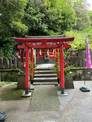海南神社の{uncategorized: "未分類", other: "その他", undefined: "問題あり", building: "その他建物", grave: "お墓", sacred_gate: "鳥居", guardian: "狛犬", statue: "像", buddha: "仏像", history: "歴史", nature: "自然", garden: "庭園", animal: "動物", pagoda: "塔", temizu: "手水舎", mountain_gate: "山門・神門", sanctuary: "本殿・本堂", subordinate: "末社・摂社", art: "芸術", scenery: "景色", jizo: "地蔵", ema: "絵馬", goshuin: "御朱印", omikuji: "おみくじ", items: "授与品その他", amulet: "お守り", goshuincho: "御朱印帳", eats: "食事", festival: "お祭り", votive_dance: "神楽", shichigosan: "七五三参", wedding: "結婚式", experience: "体験その他", initially: "初詣", around: "周辺", anti_infection: "感染症対策"}