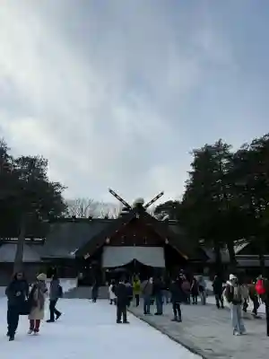 北海道神宮の{uncategorized: "未分類", other: "その他", undefined: "問題あり", building: "その他建物", grave: "お墓", sacred_gate: "鳥居", guardian: "狛犬", statue: "像", buddha: "仏像", history: "歴史", nature: "自然", garden: "庭園", animal: "動物", pagoda: "塔", temizu: "手水舎", mountain_gate: "山門・神門", sanctuary: "本殿・本堂", subordinate: "末社・摂社", art: "芸術", scenery: "景色", jizo: "地蔵", ema: "絵馬", goshuin: "御朱印", omikuji: "おみくじ", items: "授与品その他", amulet: "お守り", goshuincho: "御朱印帳", eats: "食事", festival: "お祭り", votive_dance: "神楽", shichigosan: "七五三参", wedding: "結婚式", experience: "体験その他", initially: "初詣", around: "周辺", anti_infection: "感染症対策"}